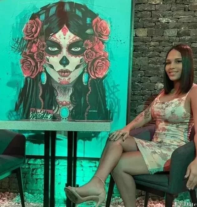 Dasrieka Carolina, 26